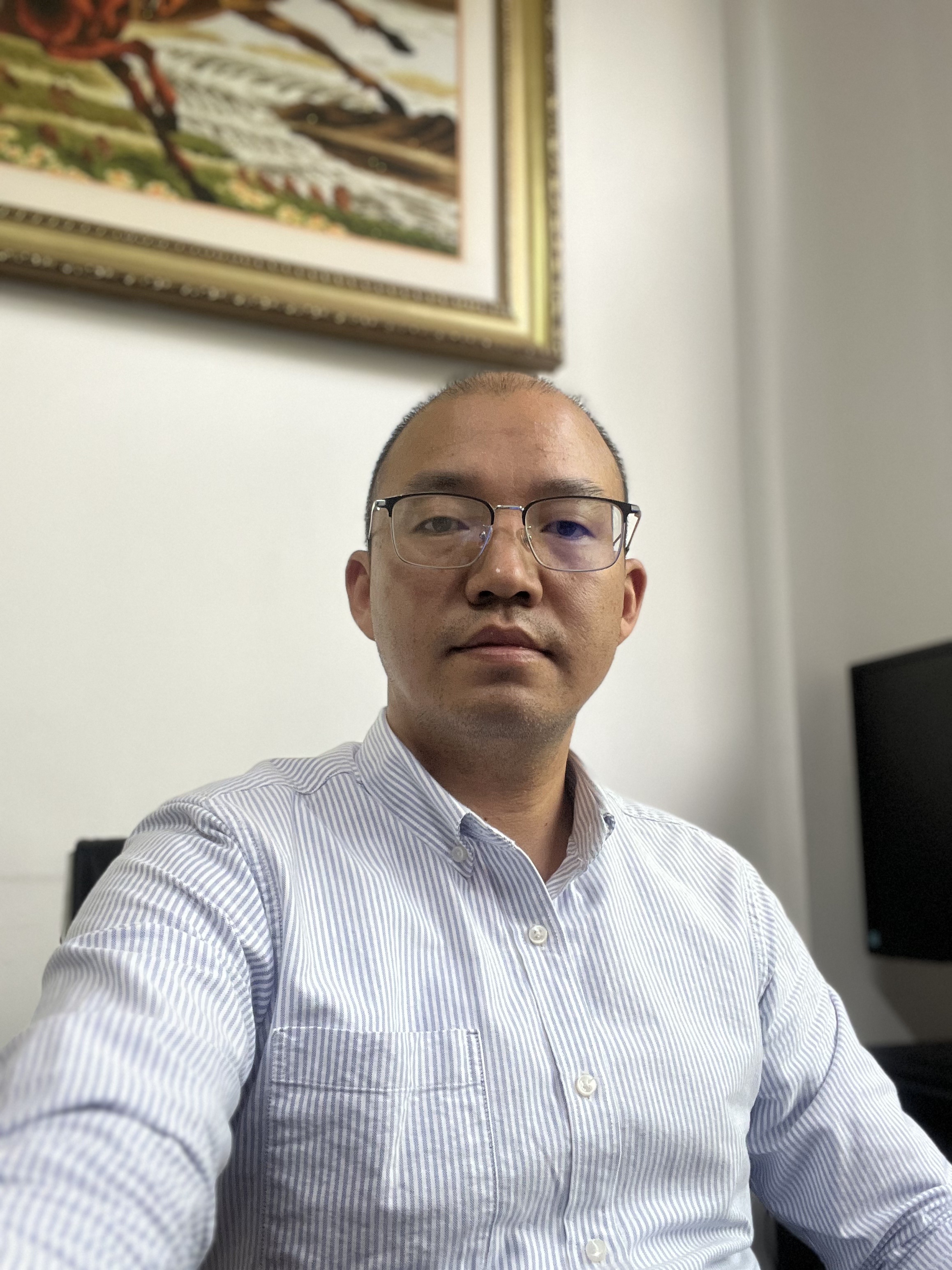 向光(guāng)億（總經理(lǐ)、高(gāo)級工程師(shī)）