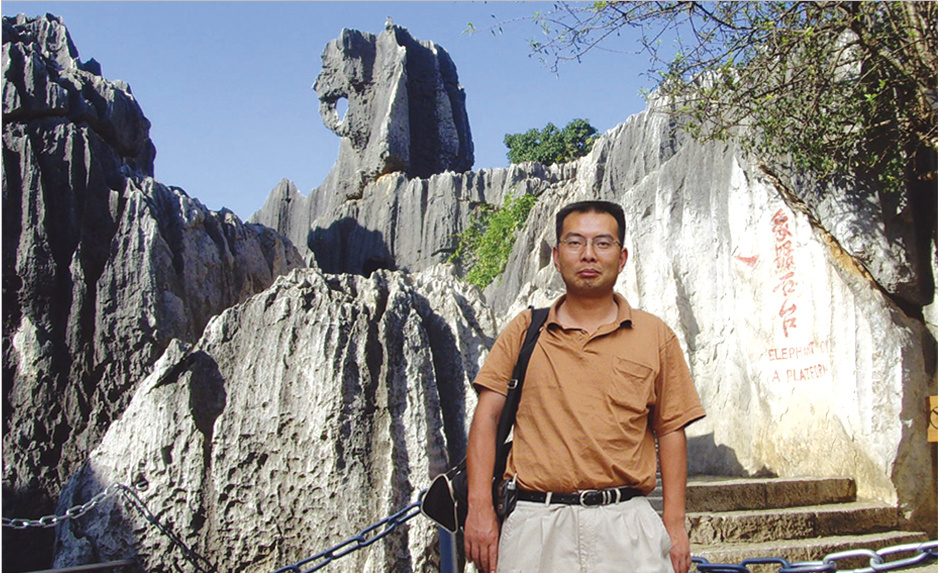 楊浩（設計一(yī)院負責人、注冊建築師(shī)  高(gāo)級工程師(shī)）