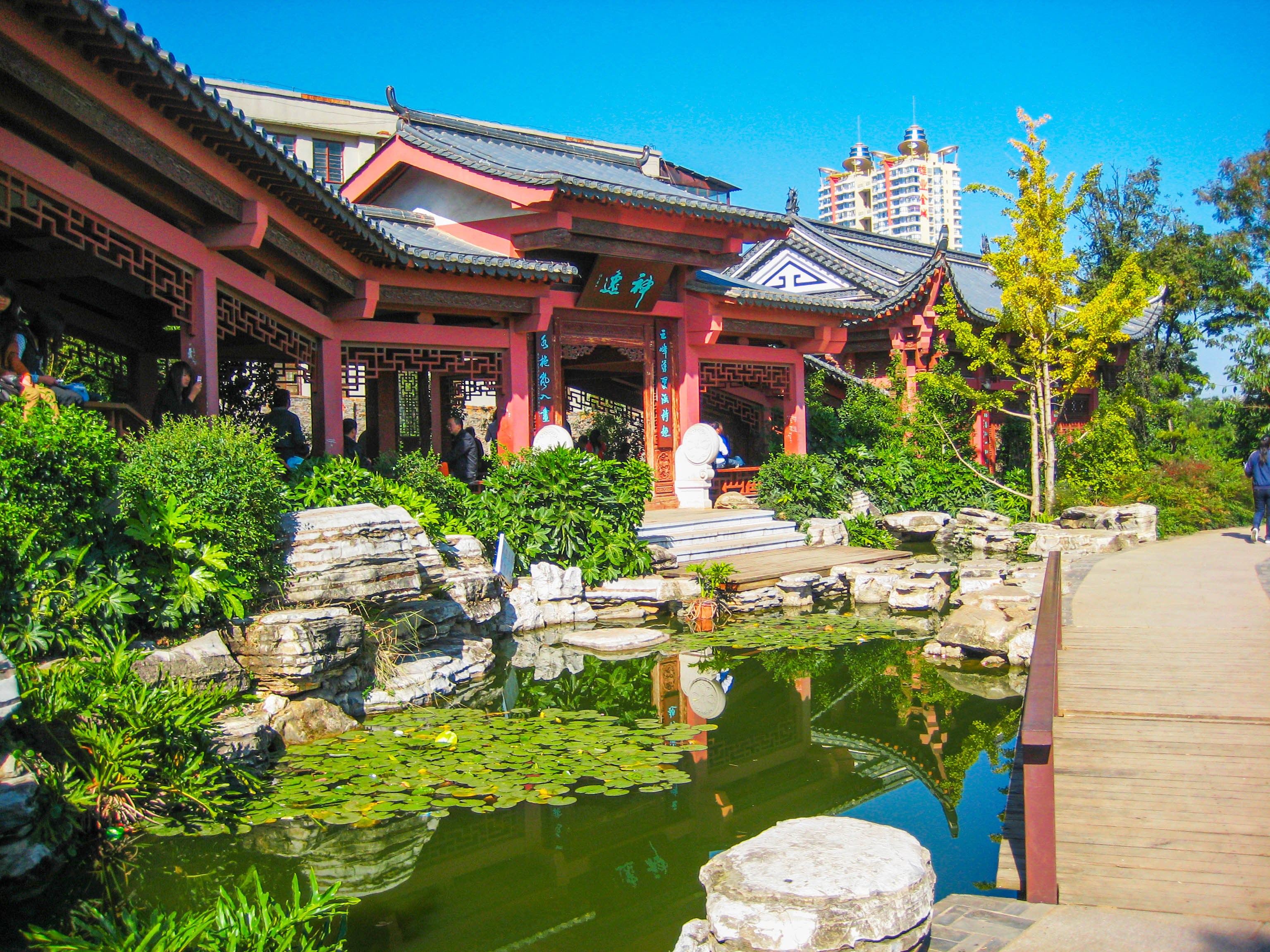 曲靖市(shì)南(nán)城(chéng)門(mén)城(chéng)牆景觀園